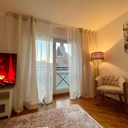 Louis & Elza Old Town Romantic