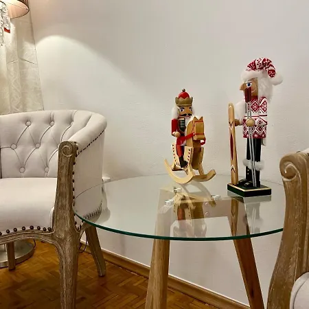 Louis & Elza Old Town Romantic Lägenhet