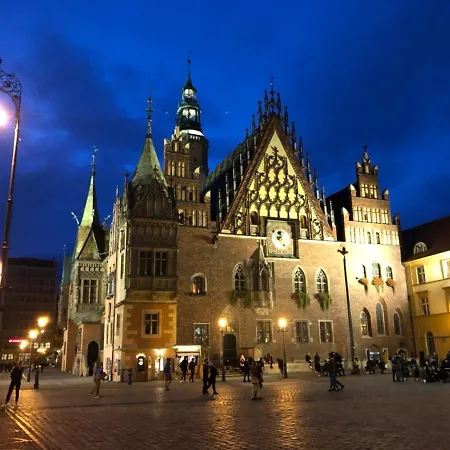 Louis & Elza Old Town Romantic Apartment Breslau
