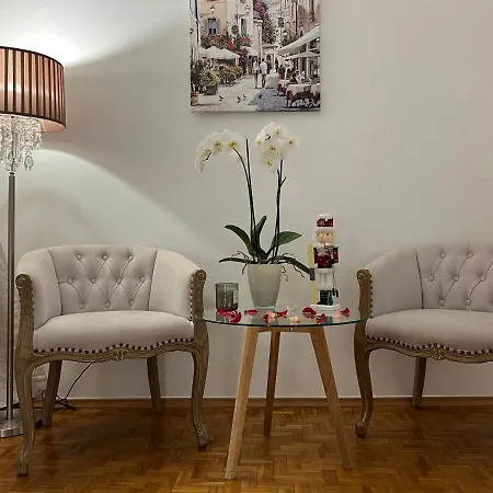 Apartment Louis & Elza Old Town Romantic